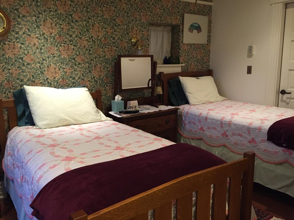 Alaska'S Capital Inn Bed And Breakfast (Adults Only) Juneau Room photo