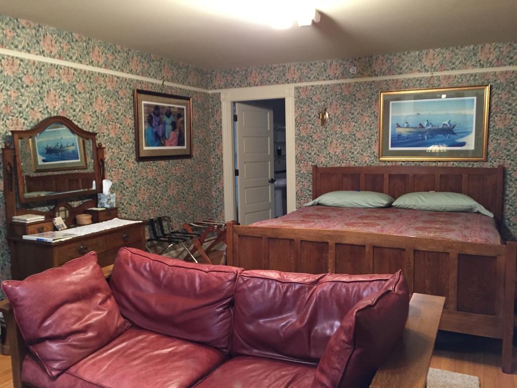Alaska'S Capital Inn Bed And Breakfast (Adults Only) Juneau Exterior photo