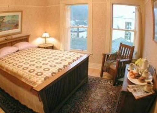 Alaska'S Capital Inn Bed And Breakfast (Adults Only) Juneau Exterior photo